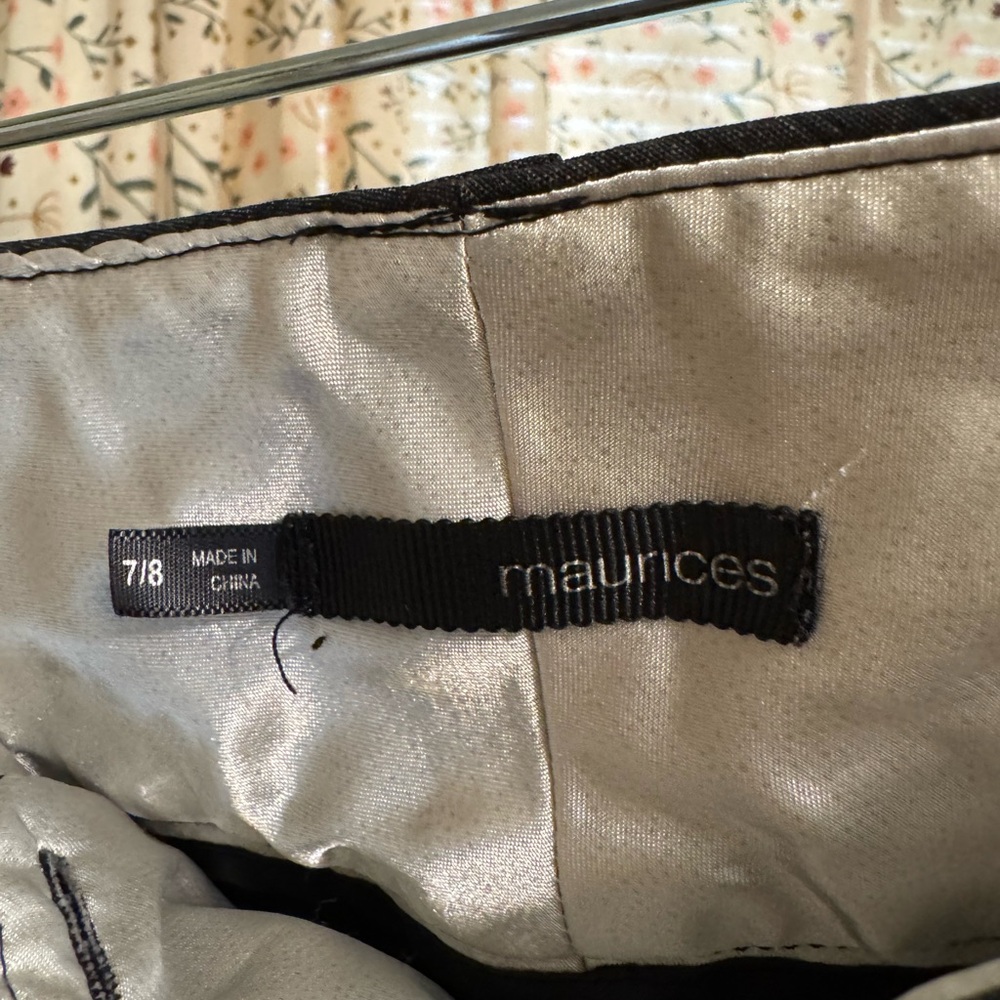 Women’s Black Pinstripe Crop Pants - Picture 3 of 3